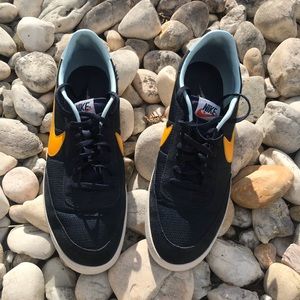 CHEAP USED Dark blue Nike’s